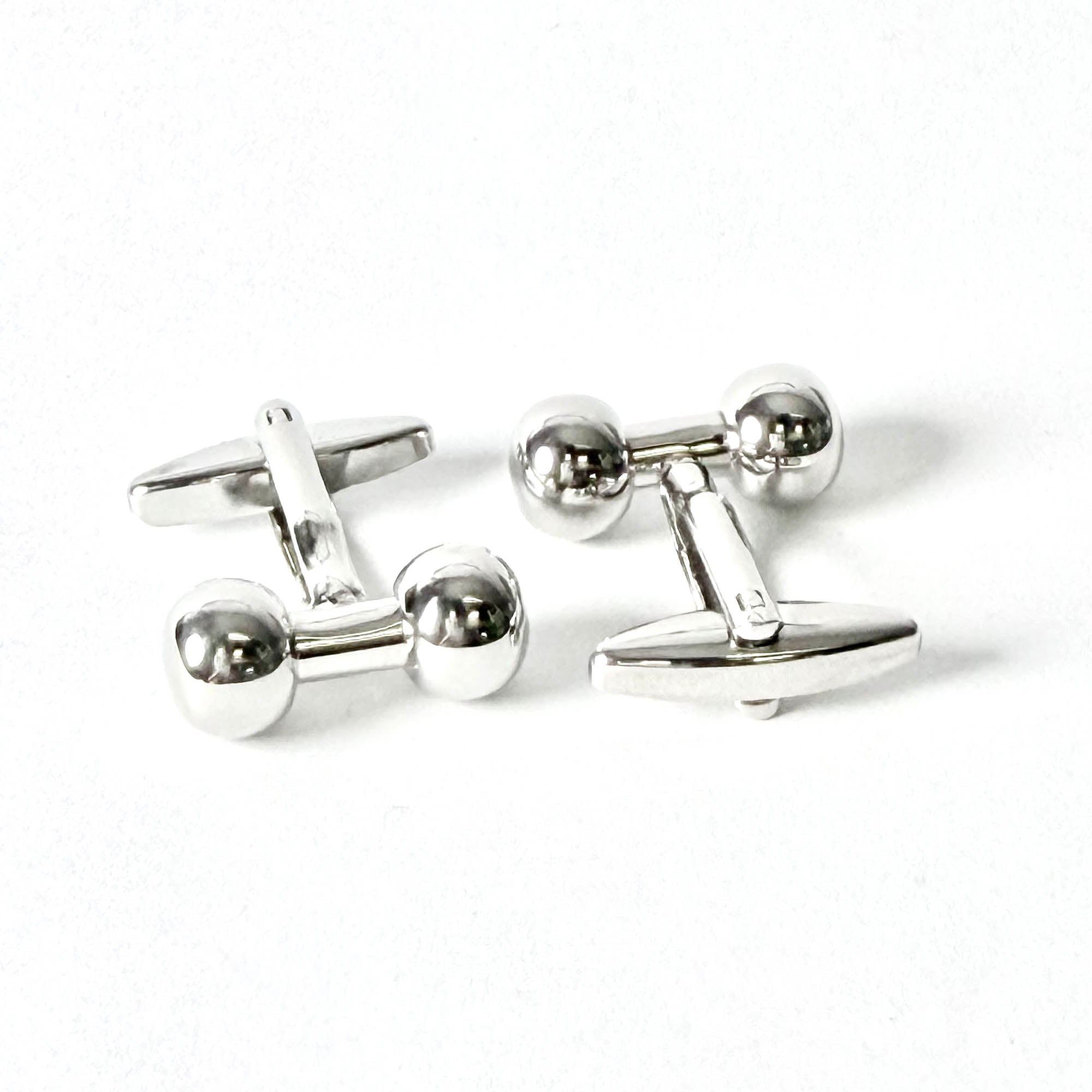 Dumbbell Elegance: Silver Fitness-Inspired Cufflinks
