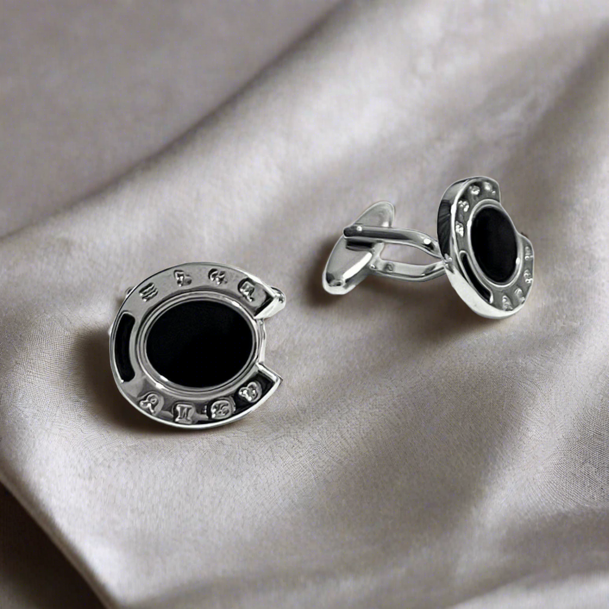 Orobianco L'unique Black Onyx Horse Shoe Cufflinks