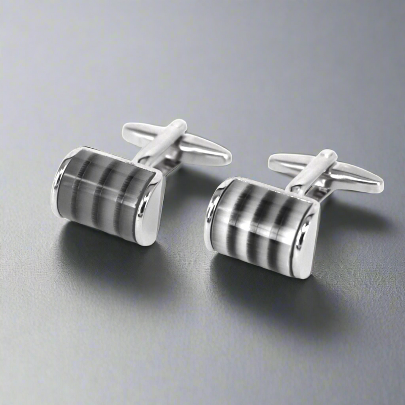 D-shape fiber glass Cufflink in black and white (Online Exclusive)