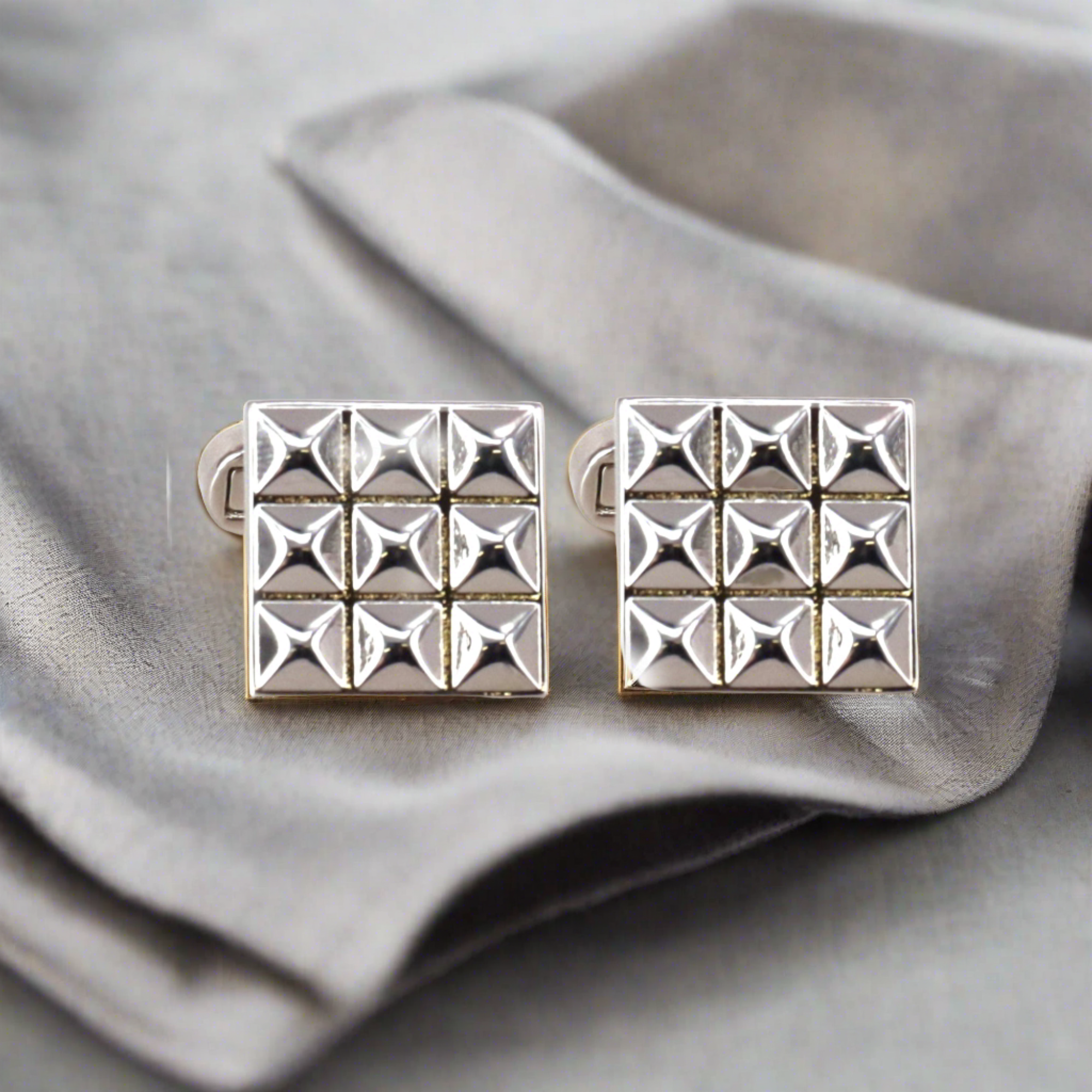 各种设计的经典银色方形袖扣 F